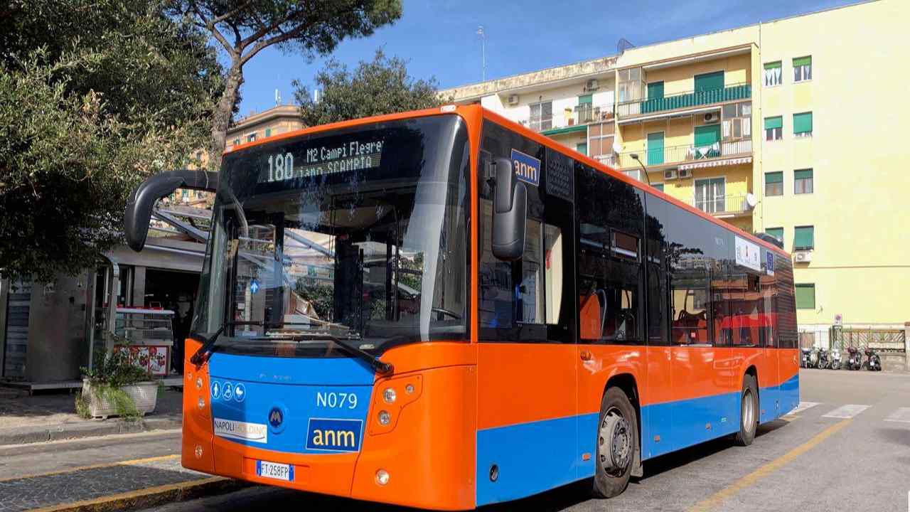 ANM e EAV, orari trasporti a Napoli per il 25 dicembre