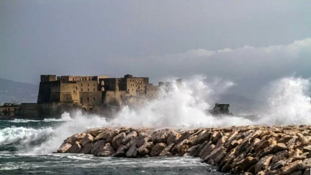 Meteo Napoli, arriva il ciclone Medusa: cosa comporterà