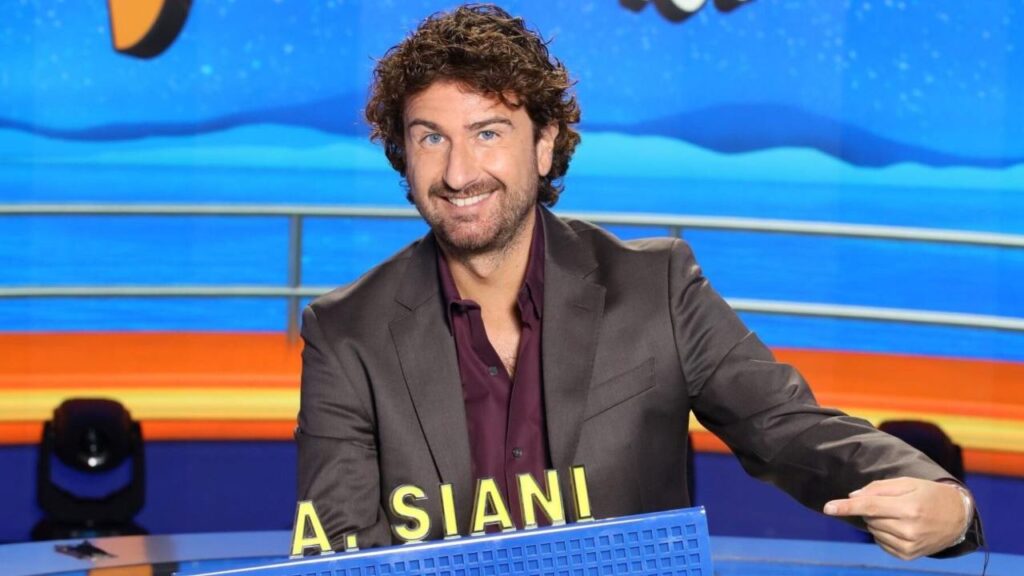 Alessandro Siani spiega perché non compare sui social: la confessione dell'attore