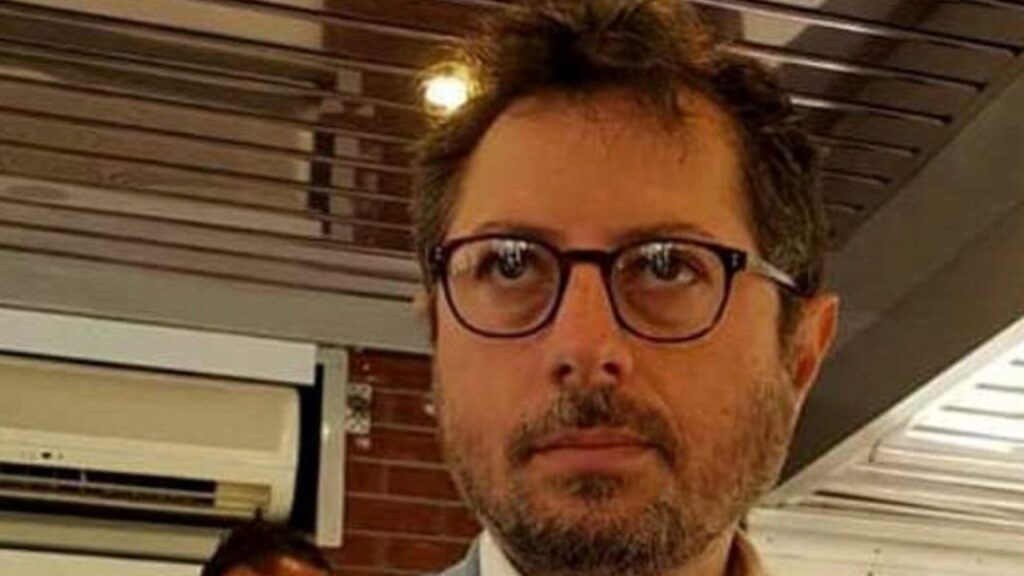 Nuovo primato per Francesco Emilio Borrelli: è il politico più seguito sui social