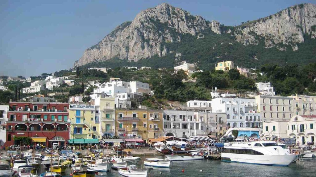 Capri, lo sbarco sull'isola costerà di più? Il possibile aumento