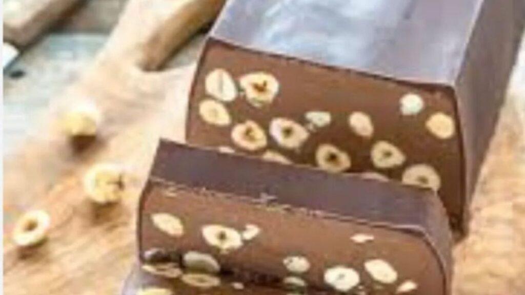 Torrone dei Morti, una tradizione tutta napoletana tra cioccolato e frutta secca