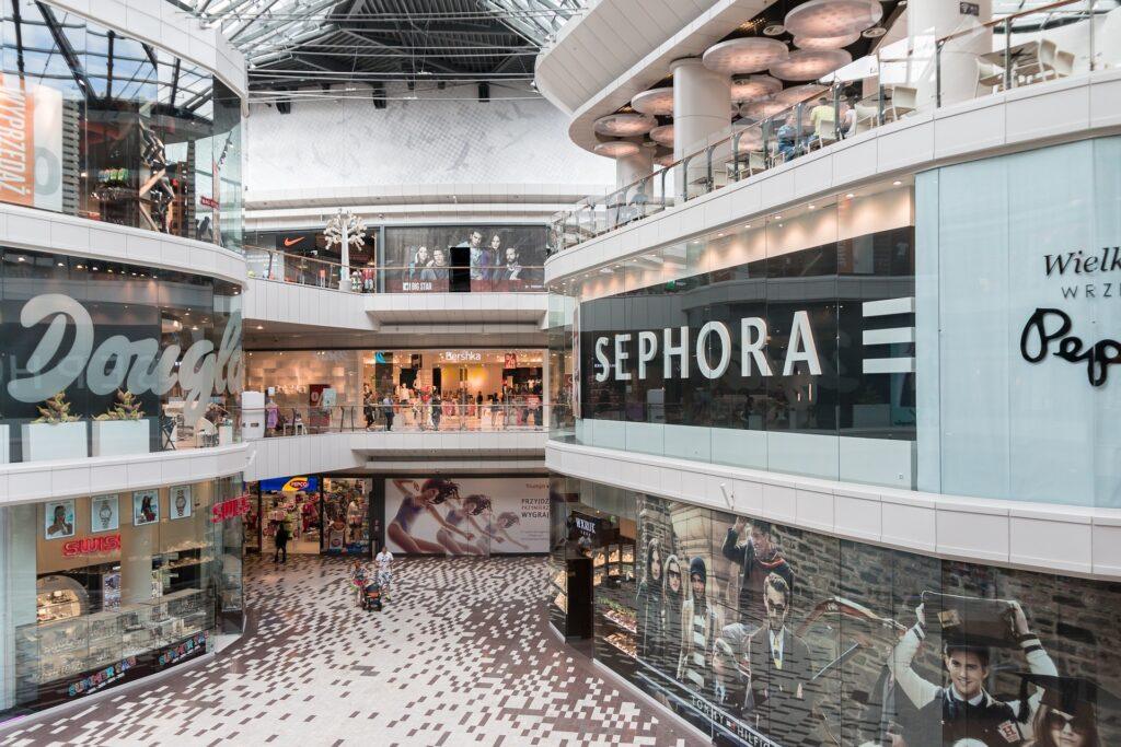 In provincia di Napoli un nuovo centro commerciale con vista sul mare