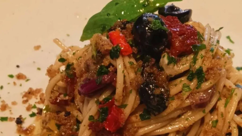 Spaghetti alla "Gravunara": come portare a tavola l'antica ricetta napoletana