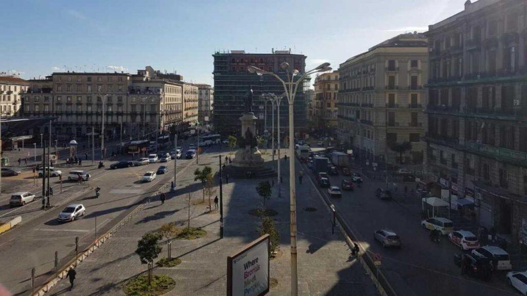 Piazza Garibaldi Napoli